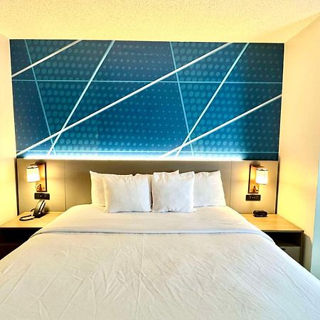 Comfort Suites East Brunswick - South River Экстерьер фото