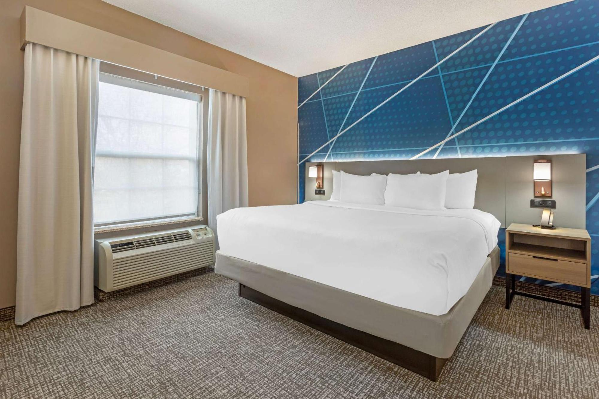 Comfort Suites East Brunswick - South River Экстерьер фото