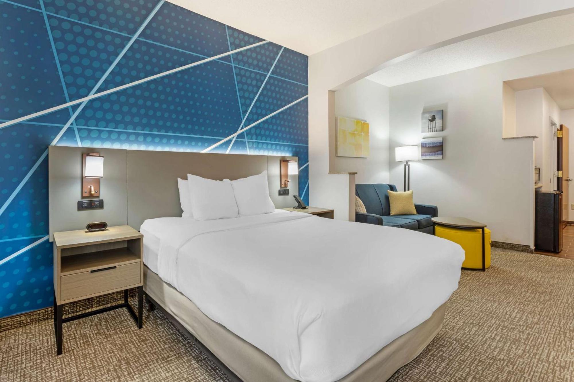 Comfort Suites East Brunswick - South River Экстерьер фото
