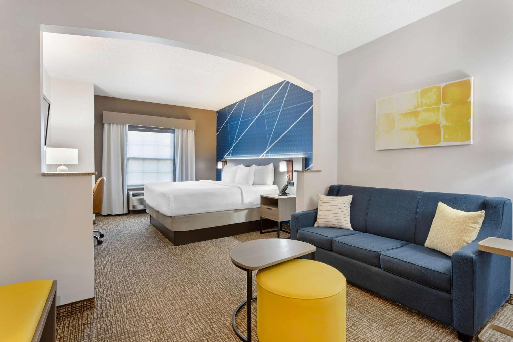 Comfort Suites East Brunswick - South River Экстерьер фото